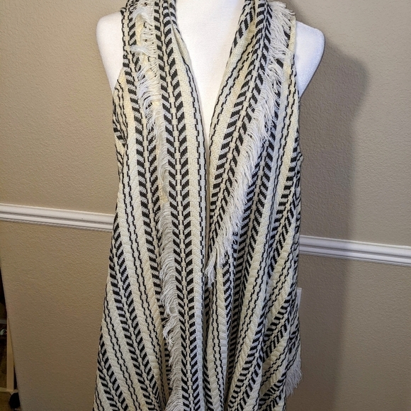 Boho Anna & Ava Long Vest Cardigan Fringe in Cream and Black - Picture 6 of 6